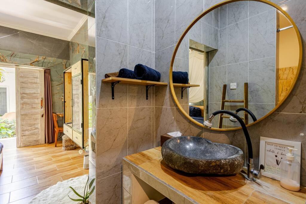 Kubu Guest House Seminyak Kültér fotó